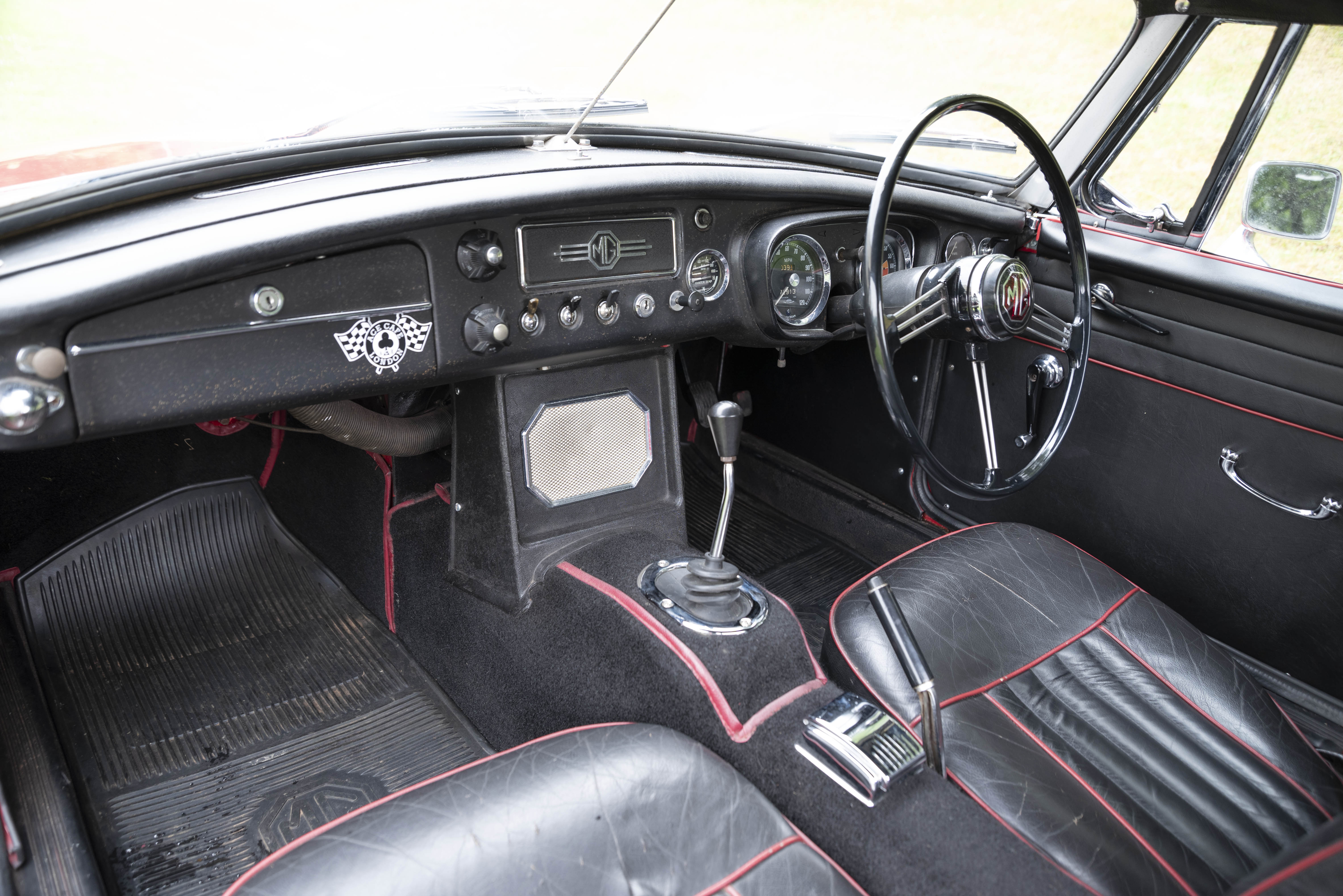 Lot 6 - 1962 MG B Roadster