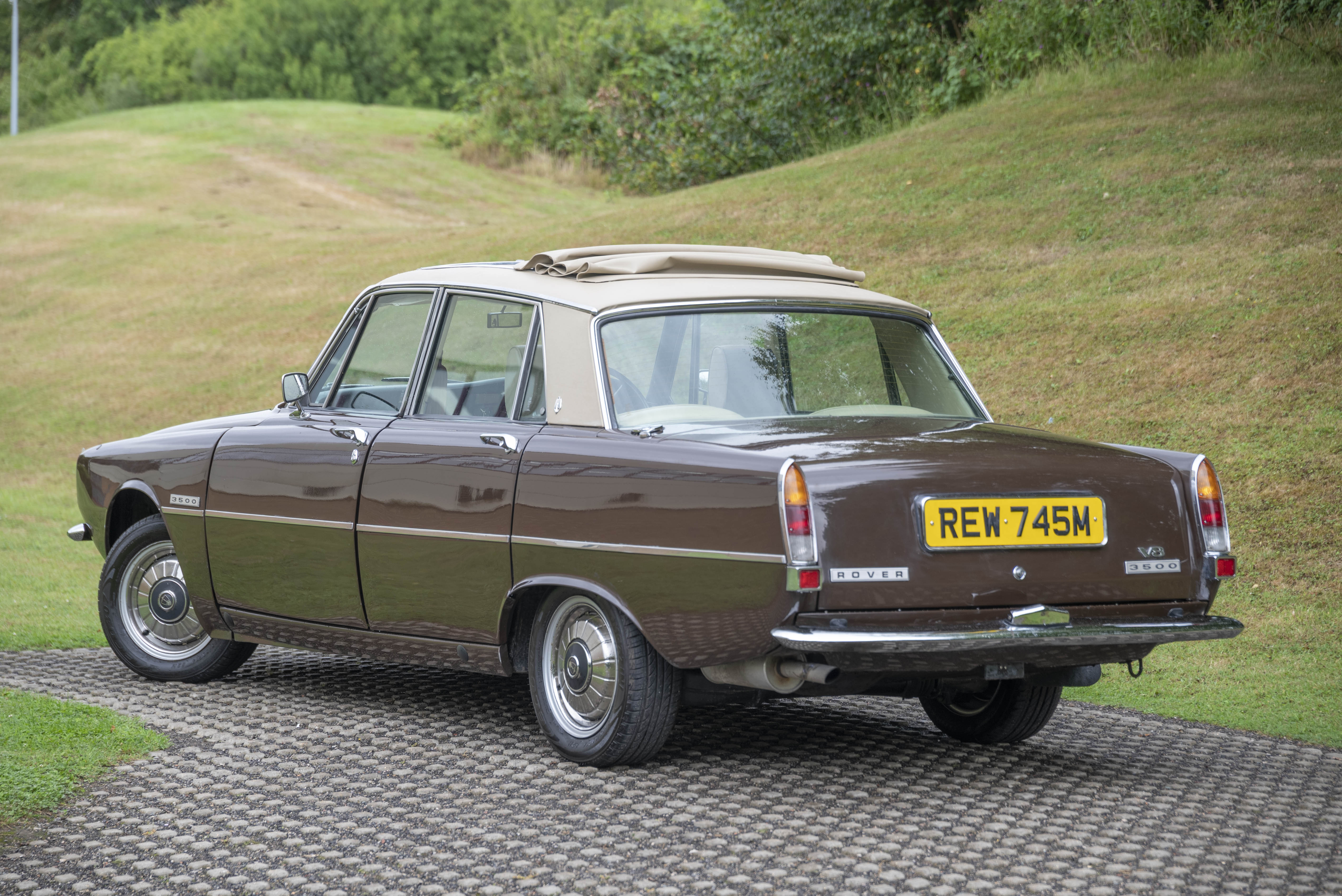 Lot 72 - 1974 Rover P6 3500 V8