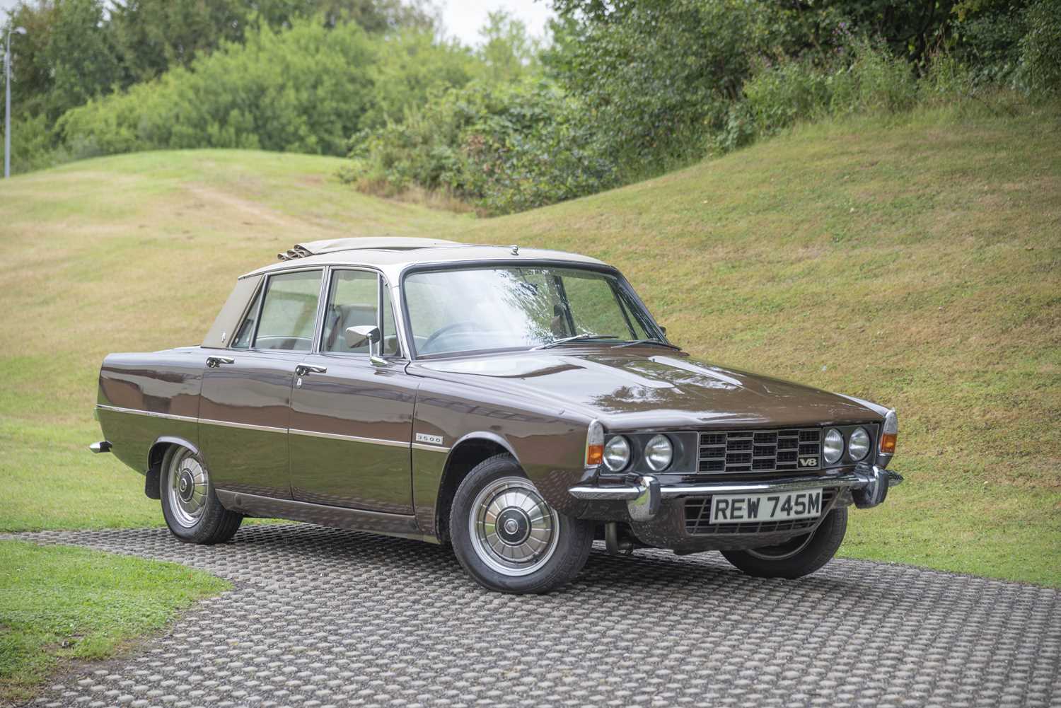 Lot 72 - 1974 Rover P6 3500 V8