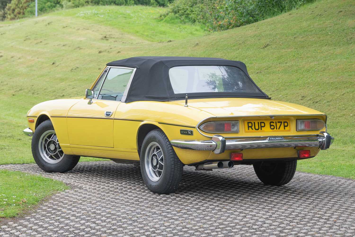 Lot 73 - 1976 Triumph Stag