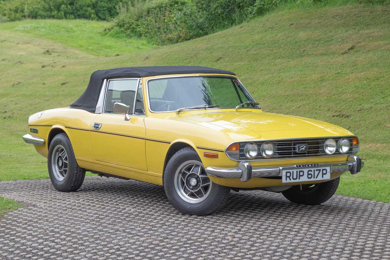 Lot 73 - 1976 Triumph Stag