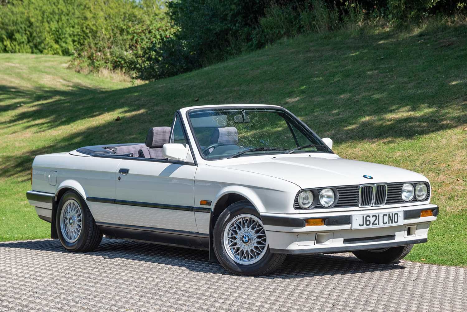 Lot 18 1992 BMW 318i Convertible lot-18-1992-bmw-318i-convertible