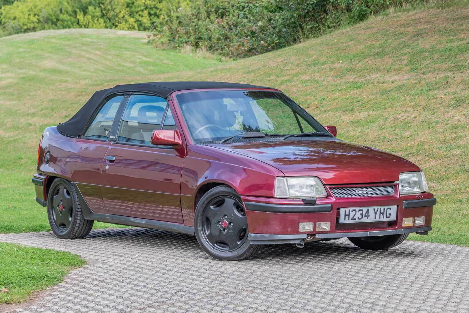 Lot 80 - 1991 Vauxhall Astra GTE Convertible