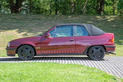 Lot 80 - 1991 Vauxhall Astra GTE Convertible