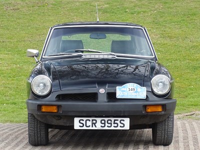Lot 76 - 1977 MG B GT