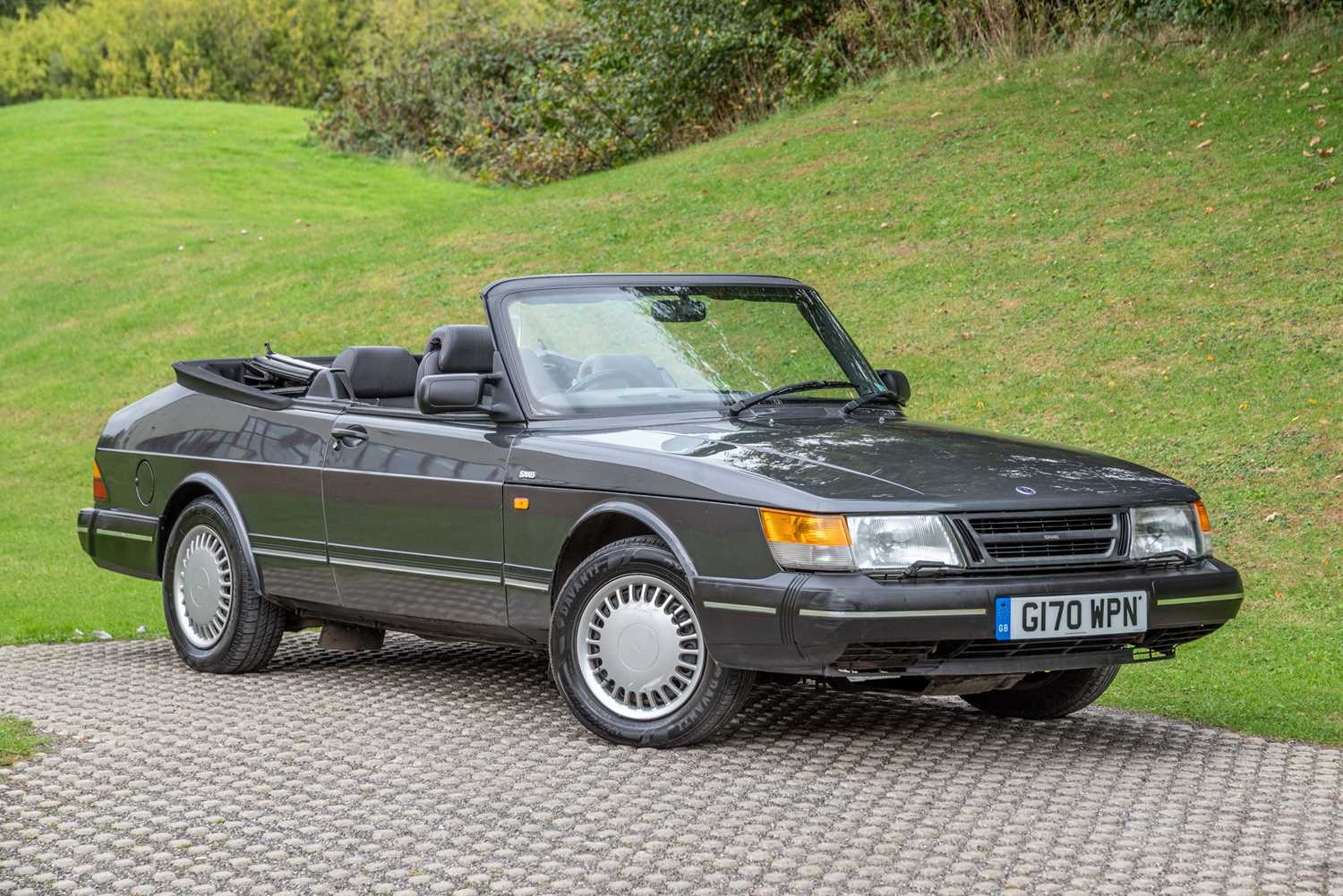 Lot 58 - 1990 Saab 900i 16V Convertible