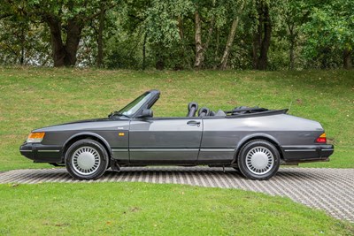 Lot 58 - 1990 Saab 900i 16V Convertible