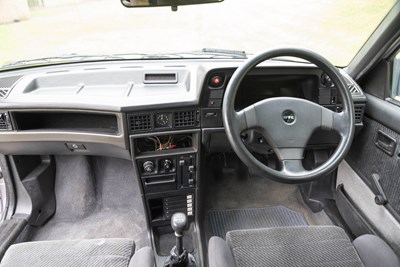 Lot 70 - 1990 Vauxhall Astra GTE Convertible