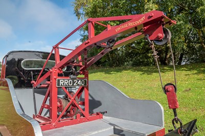 Lot 52 - 1954 Trojan Recovery Truck