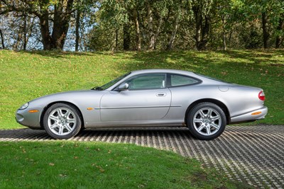 Lot 39 - 2000 Jaguar XK8 Coupe