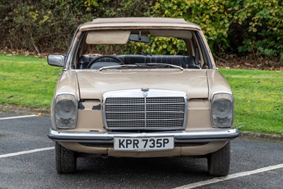 Lot 9 - 1975 Mercedes-Benz 230/4 Saloon