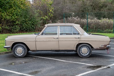 Lot 9 - 1975 Mercedes-Benz 230/4 Saloon