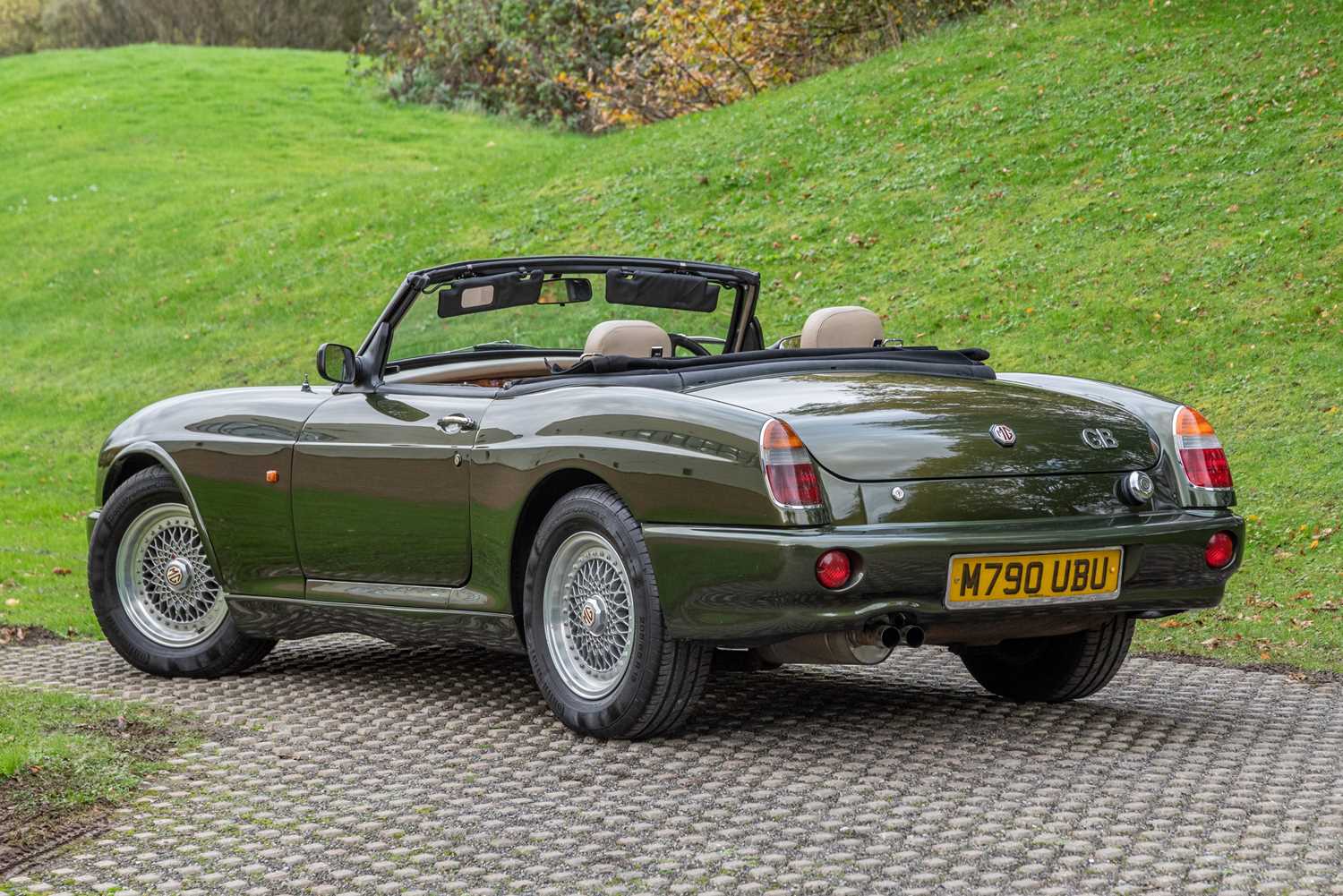Lot 21 - 1994 MG R V8