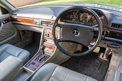 Lot 17 - 1990 Mercedes-Benz 420 SEC