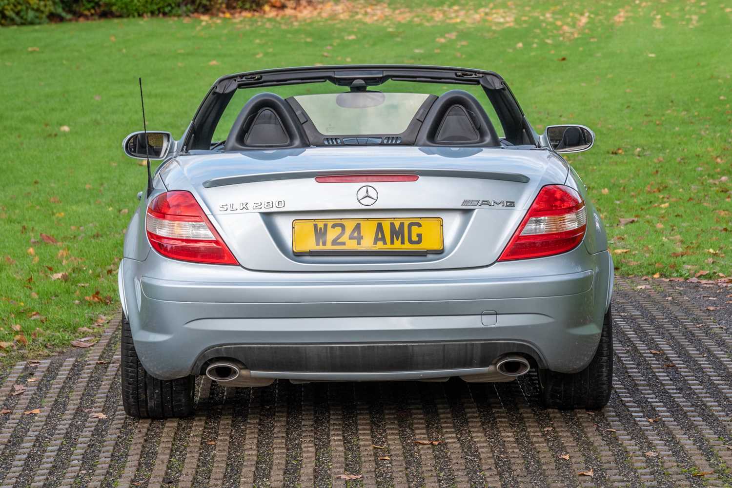Lot 2 2006 MercedesBenz SLK 280 AMG