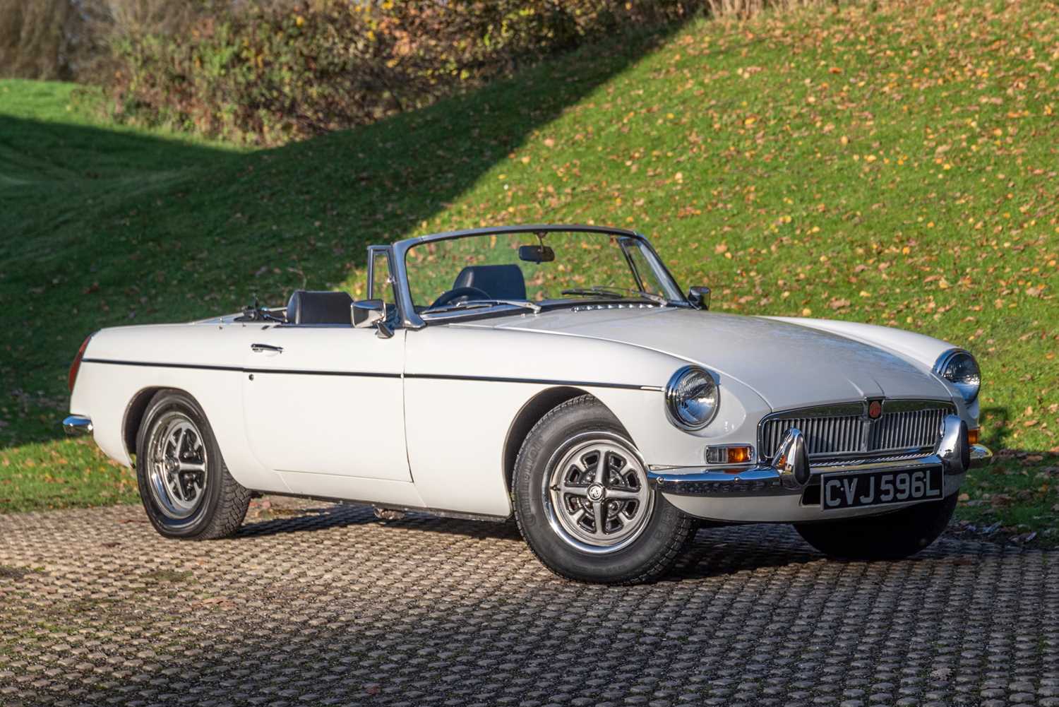 Lot 8 - 1973 MG B Roadster